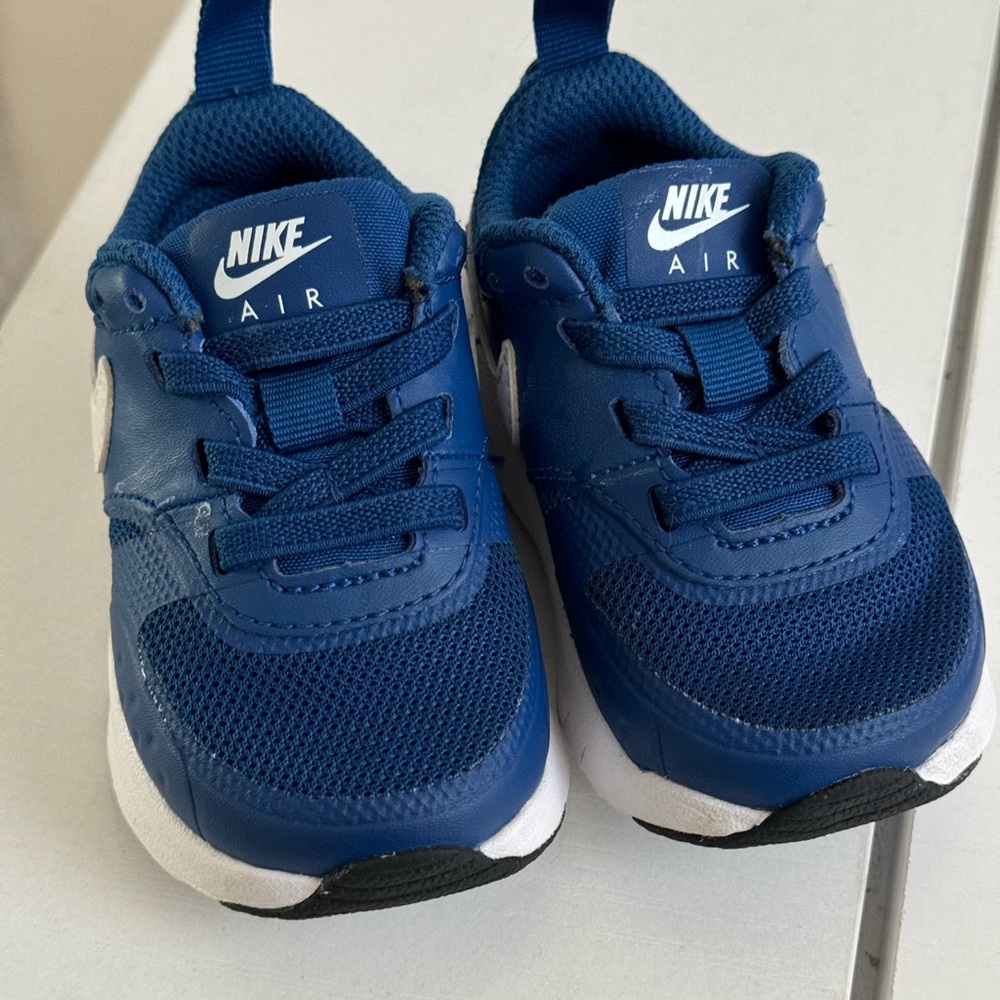Toddler Nike air shoes